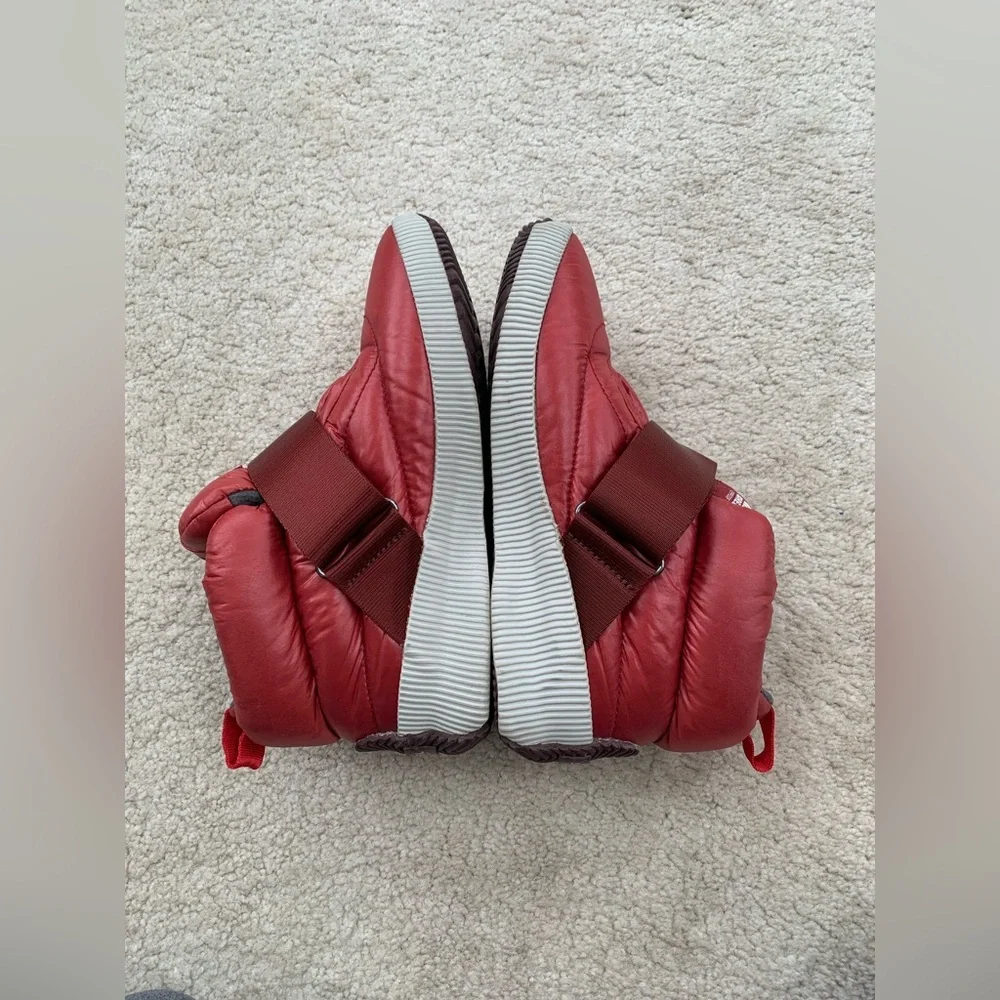 Sorel Womens Size 6.5 Out N About Red Puffy Strap Snow Boots Sneakers Dahlia Red
